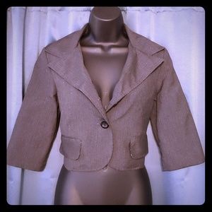 Short sleeved, cropped blazer
